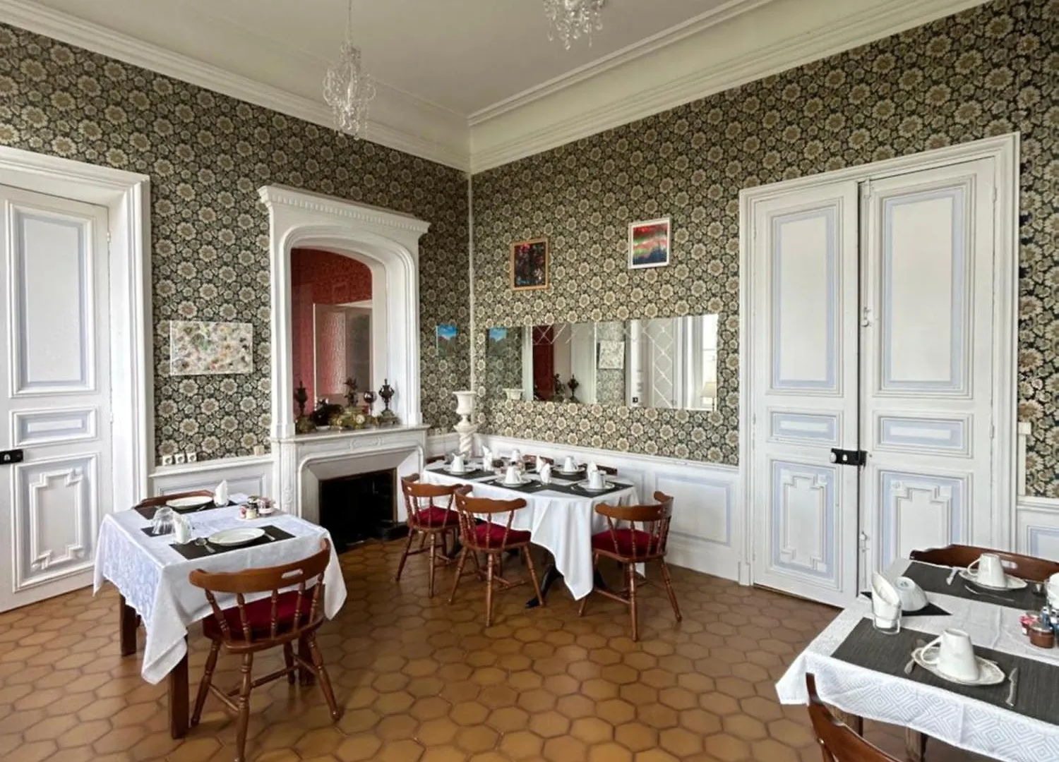 Gite Chaumiere Chateau De La Bouchatte Chazemais 0*,  France